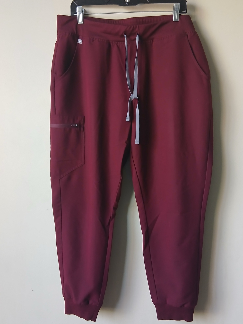 FIGS Zamora Jogger model Scrubs
